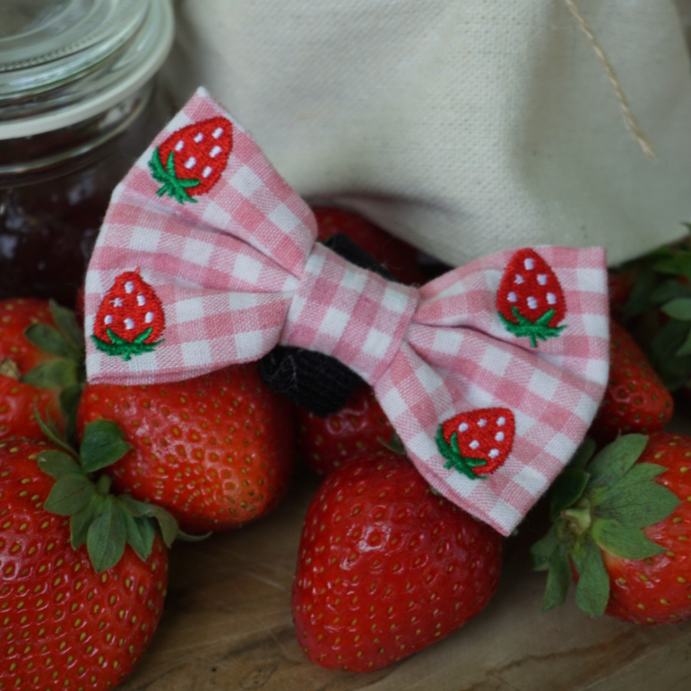 Strawberry Picnic Pup Bow Tie